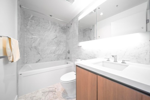 1903-8833 Hazelbridge Way, Richmond, BC 