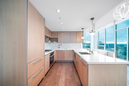 1903-8833 Hazelbridge Way, Richmond, BC 