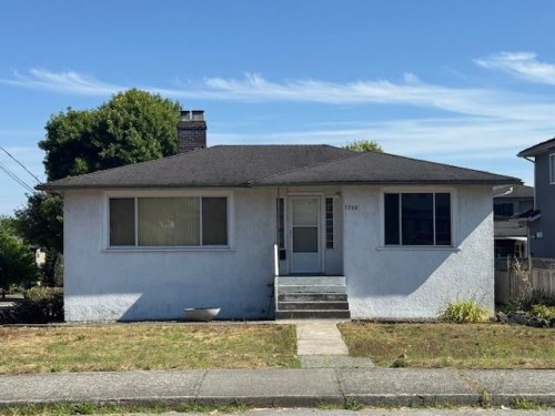 7790 15th Avenue  Burnaby, BC V3N 1W5