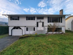 38295 Chestnut Avenue  Squamish, BC V8B 0W7
