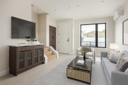 L1-4413 Oxford Street  Burnaby, BC V5C 1E6