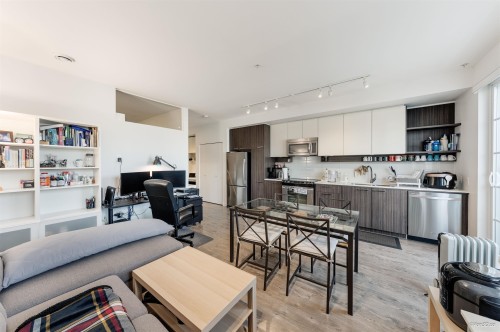 201-618 Como Lake Avenue, Coquitlam, BC 