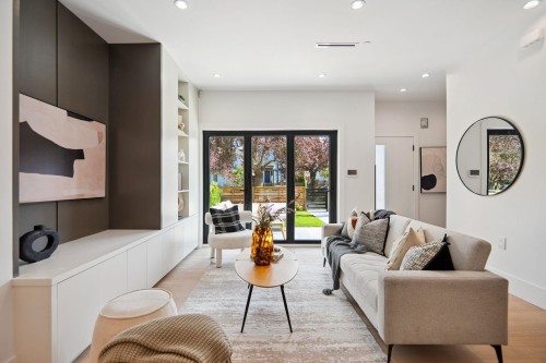 #1-1079 14Th Avenue E, Vancouver, BC 