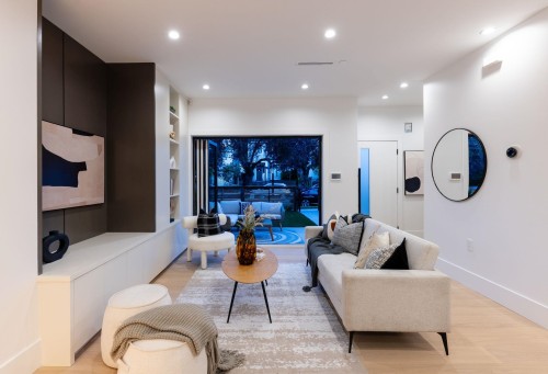 #1-1079 14Th Avenue E, Vancouver, BC 