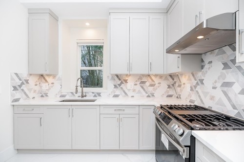 897 Cottonwood Avenue, Coquitlam, BC 