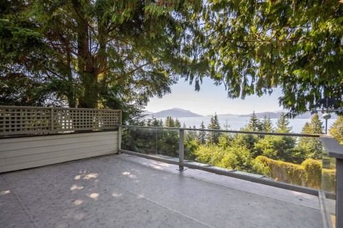 330 Bayview Road, Lions Bay, BC 