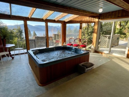 330 Bayview Road, Lions Bay, BC 