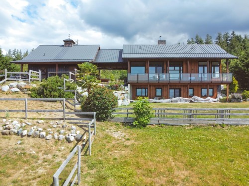 2247 Pixton Road, Roberts Creek, BC 