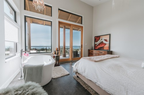 2247 Pixton Road, Roberts Creek, BC 