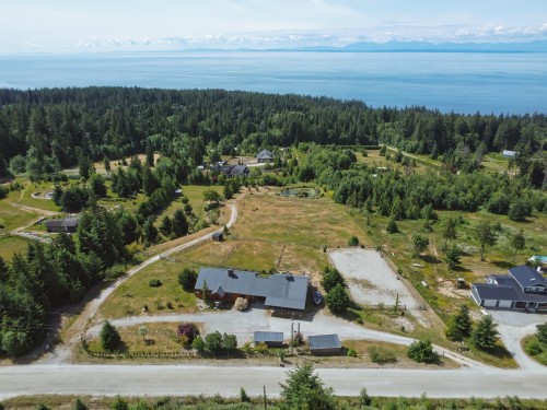 2247 Pixton Road, Roberts Creek, BC 