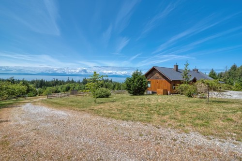 2247 Pixton Road, Roberts Creek, BC 