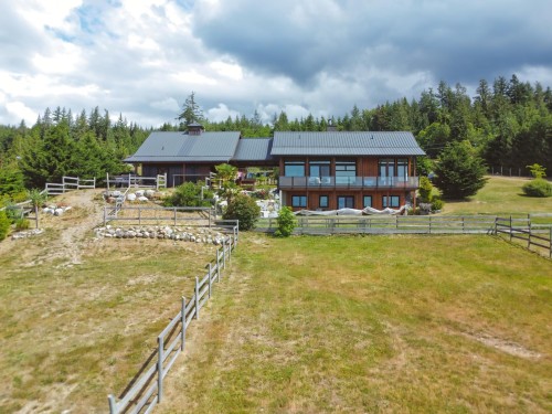 2247 Pixton Road, Roberts Creek, BC 
