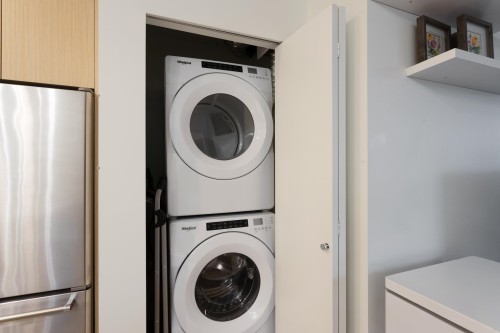 306-7588 16Th Street, Burnaby, BC 