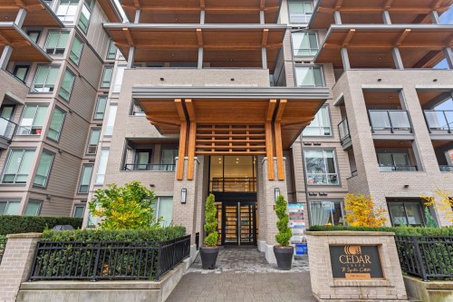 306-7588 16Th Street, Burnaby, BC 