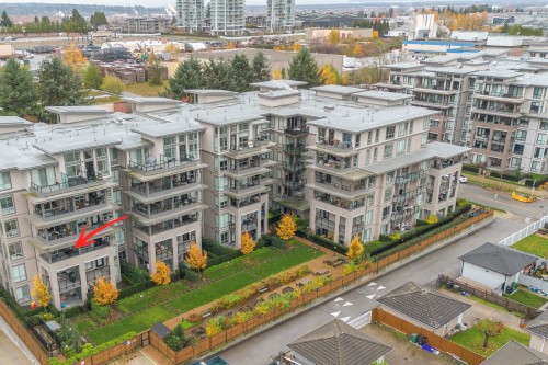 306-7588 16Th Street, Burnaby, BC 