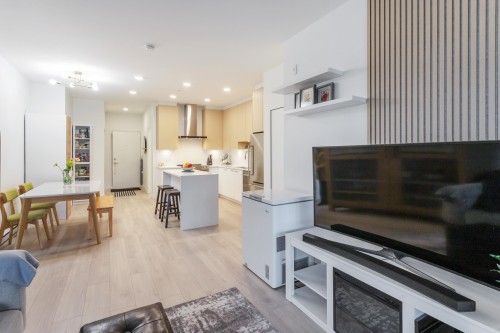 306-7588 16Th Street, Burnaby, BC 