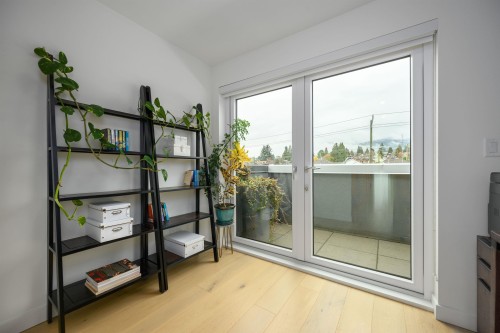 206-649 3Rd Street E, North Vancouver, BC 