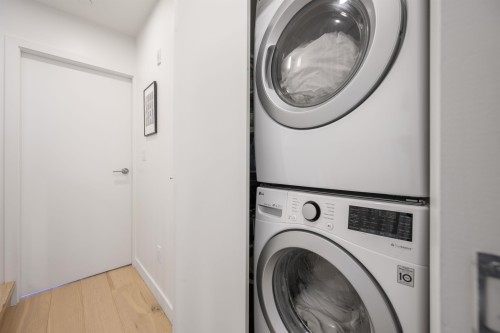 206-649 3Rd Street E, North Vancouver, BC 