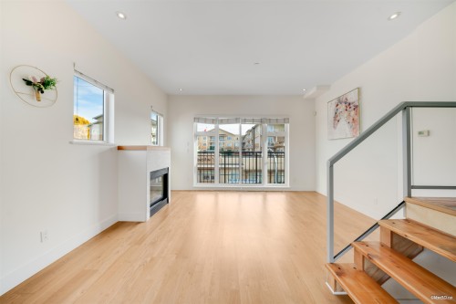 1-3993 Chatham Street, Richmond, BC 