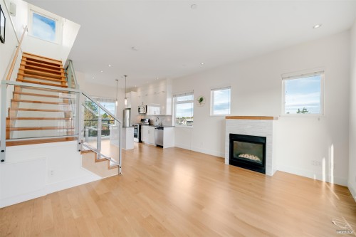 1-3993 Chatham Street, Richmond, BC 