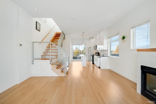 1-3993 Chatham Street, Richmond, BC 