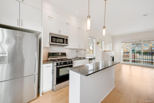 1-3993 Chatham Street, Richmond, BC 