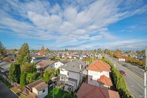 1-3993 Chatham Street, Richmond, BC 