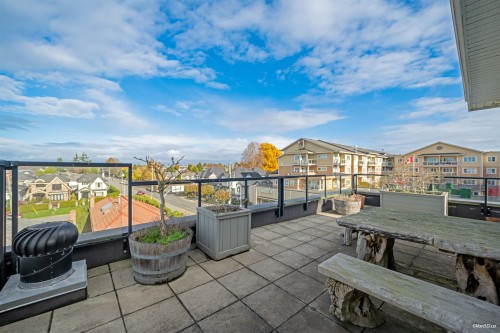 1-3993 Chatham Street, Richmond, BC 