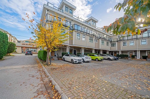 1-3993 Chatham Street, Richmond, BC 