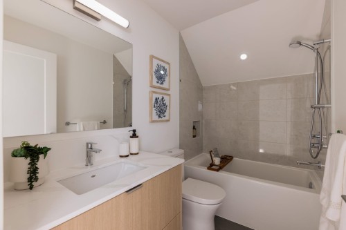 604 Rochester Avenue, Coquitlam, BC 