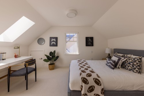 604 Rochester Avenue, Coquitlam, BC 