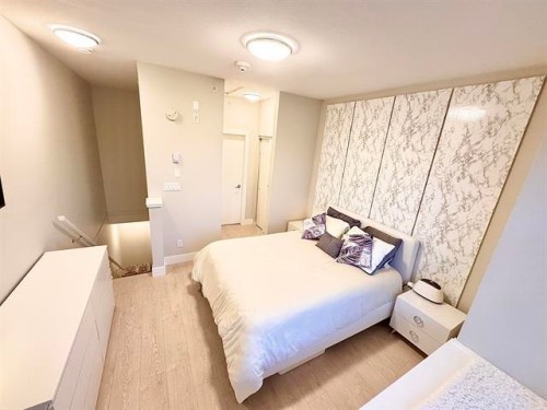 7-5122 Canada Way, Burnaby, BC 