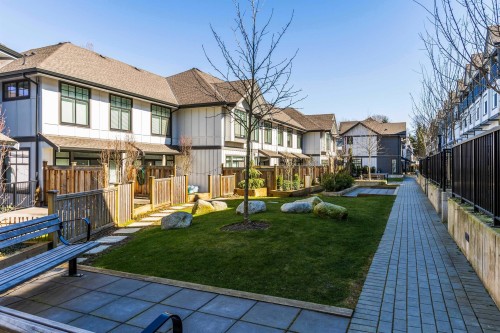 7-5122 Canada Way, Burnaby, BC 