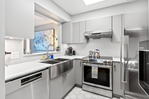 403-260 Newport Drive, Port Moody, BC 