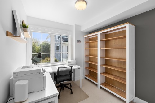 6-1133 Ridgewood Drive, North Vancouver, BC 