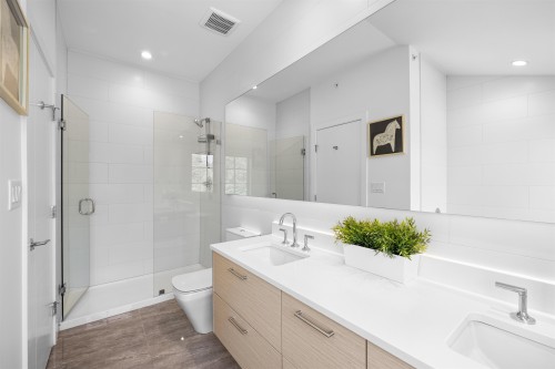 6-1133 Ridgewood Drive, North Vancouver, BC 