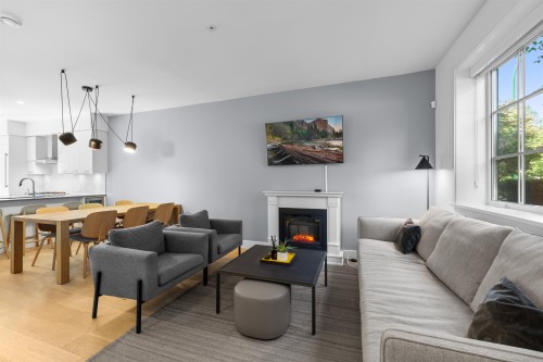 6-1133 Ridgewood Drive, North Vancouver, BC 