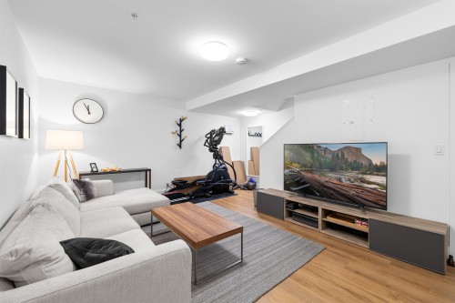 6-1133 Ridgewood Drive, North Vancouver, BC 