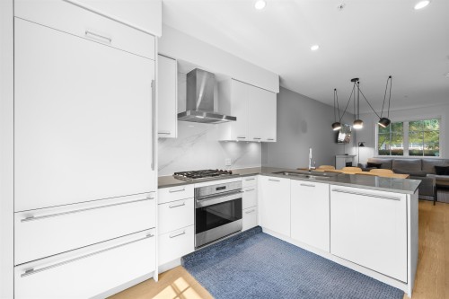 6-1133 Ridgewood Drive, North Vancouver, BC 