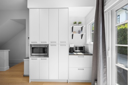 6-1133 Ridgewood Drive, North Vancouver, BC 