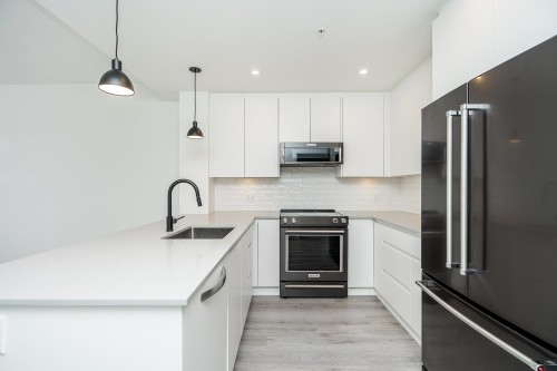 1205-2180 Kelly Avenue  Port Coquitlam, BC V3C 0S6