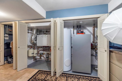 5062 Granville Street, Vancouver, BC 