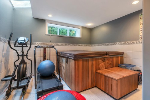 5062 Granville Street, Vancouver, BC 