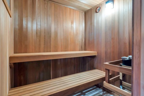 5062 Granville Street, Vancouver, BC 