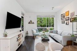 123-723 3rd Street W North Vancouver, BC V7M 0E4