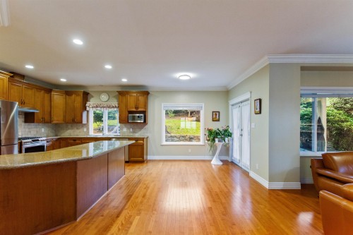 3782 Lonsdale Avenue, North Vancouver, BC 