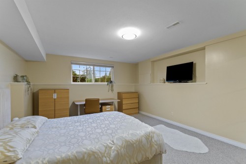 3782 Lonsdale Avenue, North Vancouver, BC 