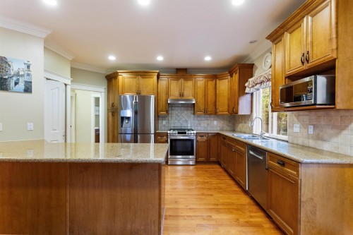 3782 Lonsdale Avenue, North Vancouver, BC 