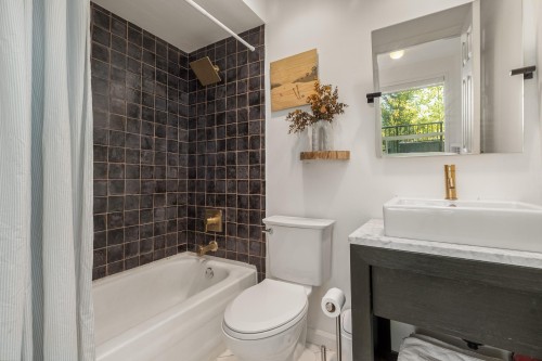 310-2221 Gondola Way, Whistler, BC 