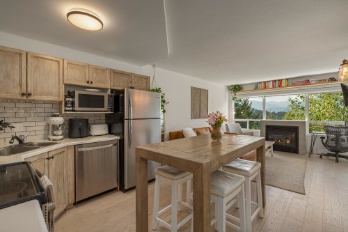 310-2221 Gondola Way, Whistler, BC 